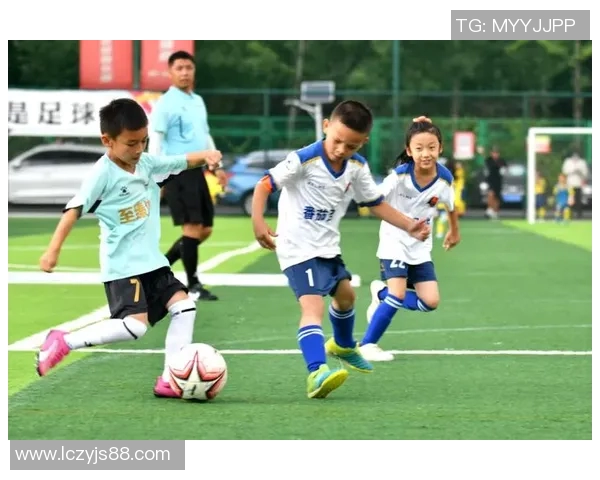 足球巨星独特进场仪式习惯背后心理与竞技状态解析